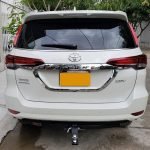 PLATINA-CROMADA-BAUL-LEDS-TOYOTA-FORTUNER-2016-2020-INSTALADO-2